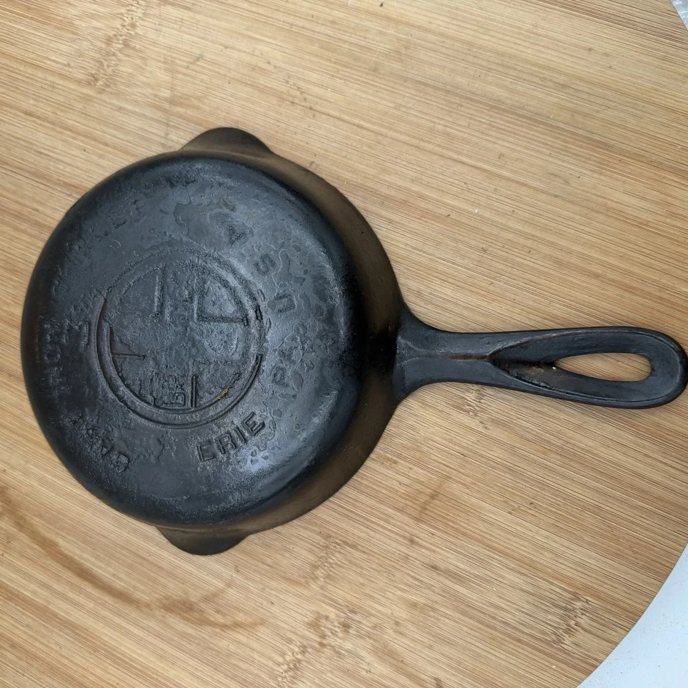 Vintage 1930's Griswold No. 3 709 E Cast Iron Skillet‎ Small Block Logo Erie, PA
